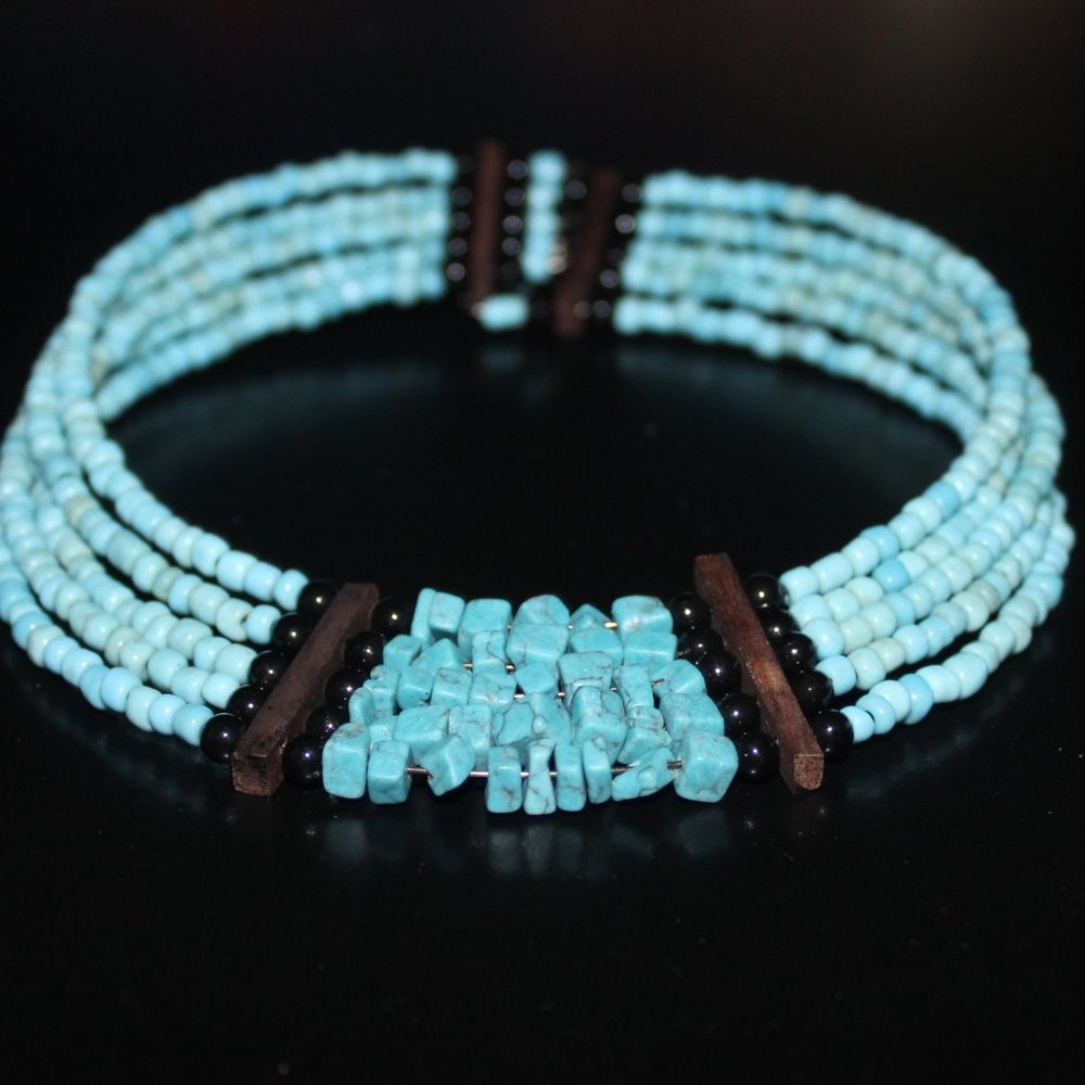 Turquoise Beaded Choker style necklace.